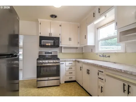 461 W Broccoli Street Roseburg OR 97471