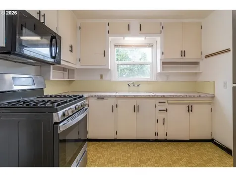461 W Broccoli Street Roseburg OR 97471