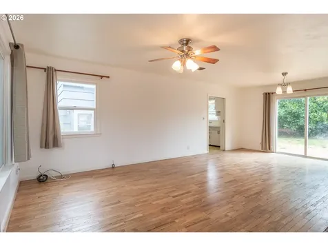 461 W Broccoli Street Roseburg OR 97471