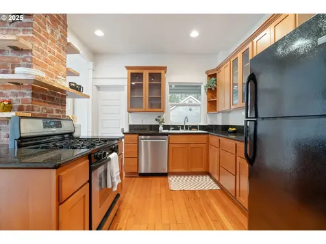 8925 N Hodge Avenue Portland OR 97203