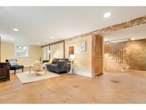 8925 N Hodge Avenue Portland OR 97203