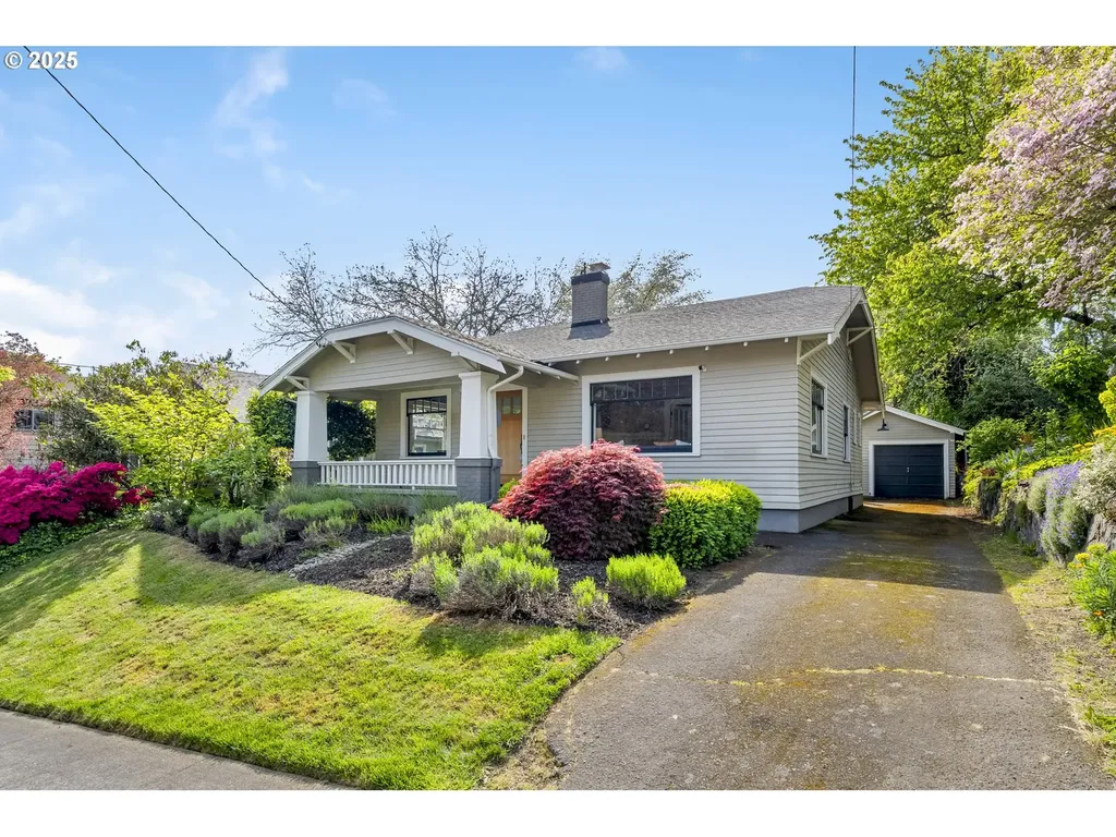 205 SE 32nd Avenue Portland OR 97214