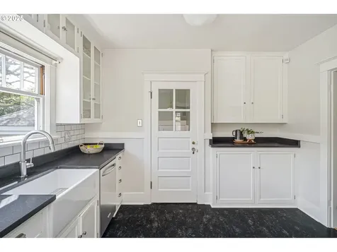 205 SE 32nd Avenue Portland OR 97214