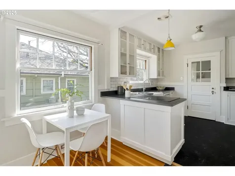 205 SE 32nd Avenue Portland OR 97214
