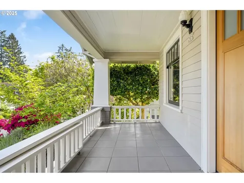 205 SE 32nd Avenue Portland OR 97214