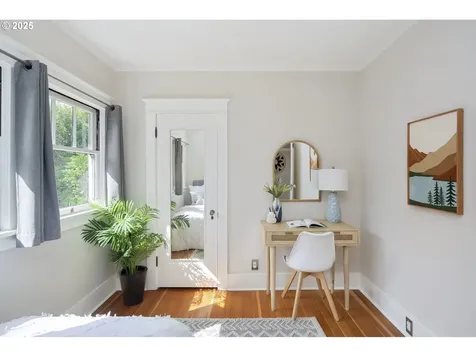 205 SE 32nd Avenue Portland OR 97214