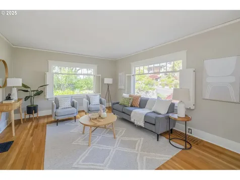 205 SE 32nd Avenue Portland OR 97214