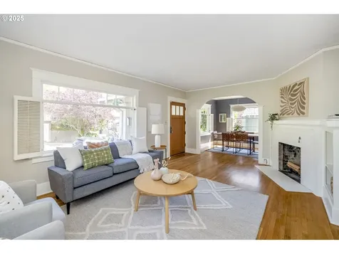 205 SE 32nd Avenue Portland OR 97214