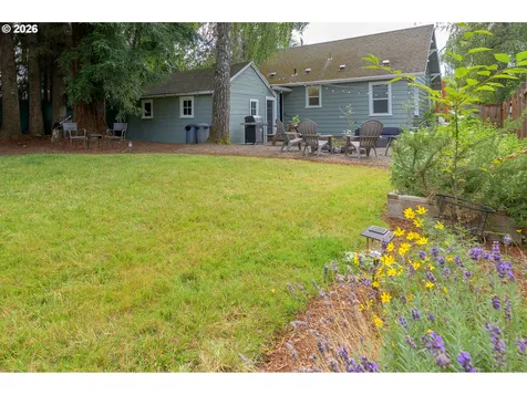 928 SE Davis Street Mcminnville OR 97128
