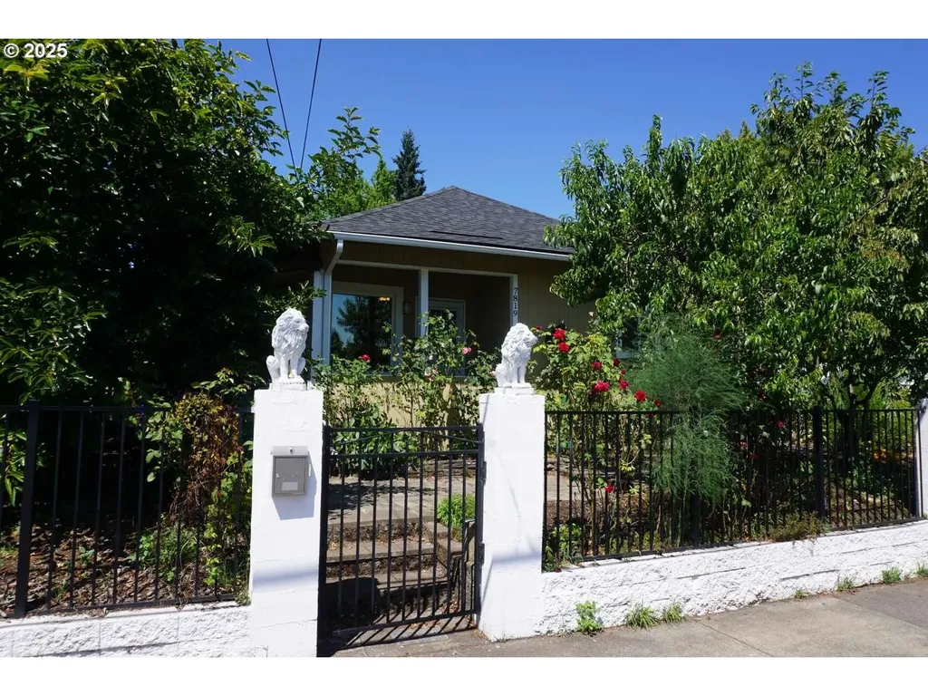 7819 SE Duke Street Portland OR 97206