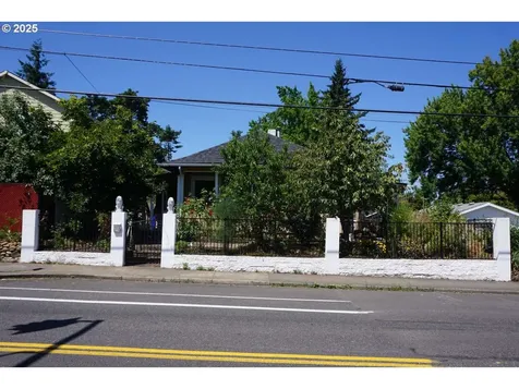 7819 SE Duke Street Portland OR 97206