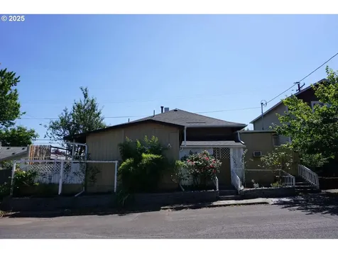 7819 SE Duke Street Portland OR 97206