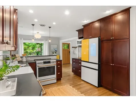 1845 SE Reedway Street Portland OR 97202