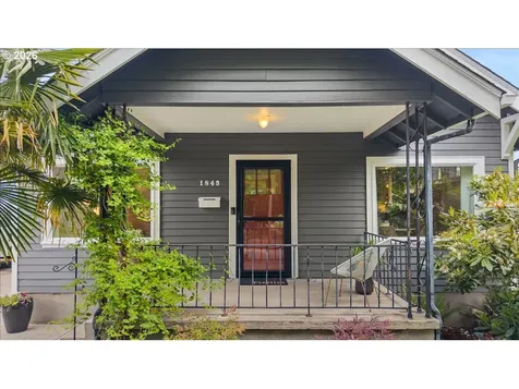 1845 SE Reedway Street Portland OR 97202