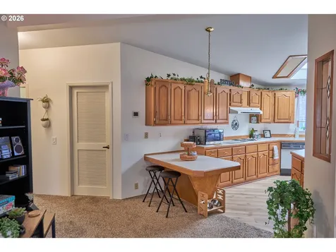 1699 N Terry Street Eugene OR 97402