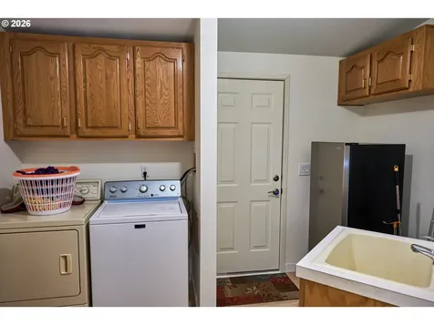 1699 N Terry Street Eugene OR 97402