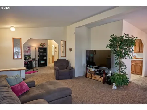 1699 N Terry Street Eugene OR 97402