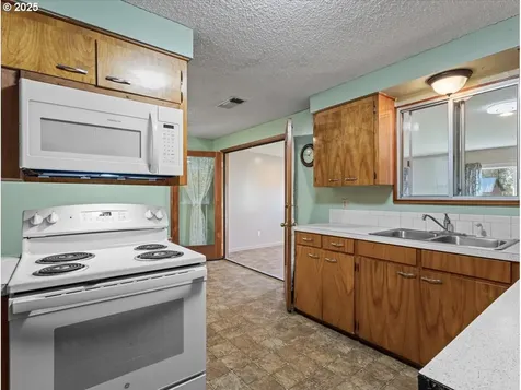 30193 S Needy Road Canby OR 97013