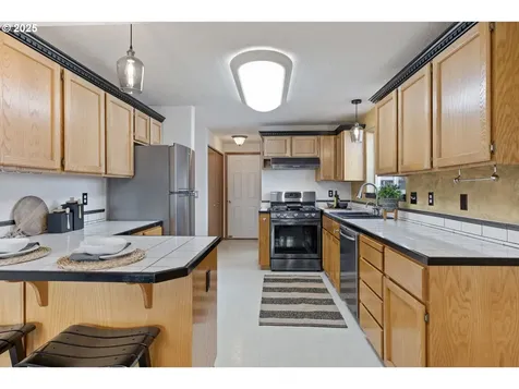 8872 SW 78th Place Portland OR 97223