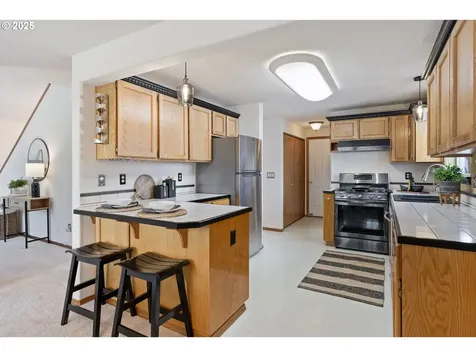 8872 SW 78th Place Portland OR 97223