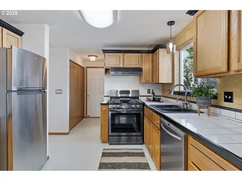 8872 SW 78th Place Portland OR 97223