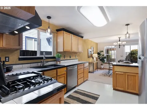 8872 SW 78th Place Portland OR 97223