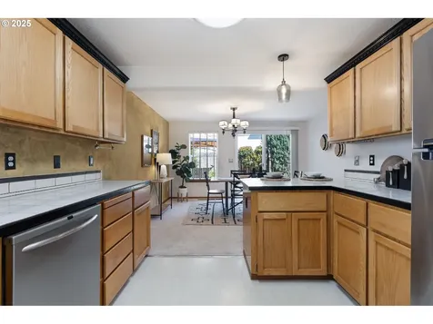 8872 SW 78th Place Portland OR 97223