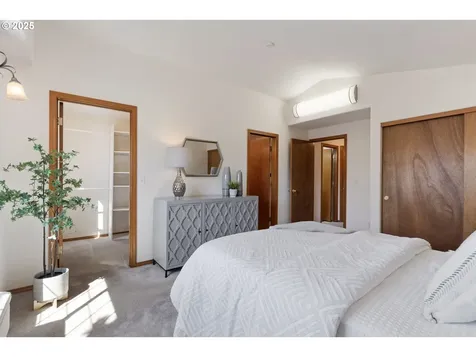 8872 SW 78th Place Portland OR 97223