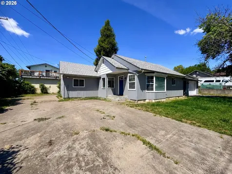 1688 NW Eden Street Roseburg OR 97470