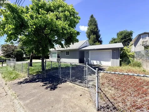 1688 NW Eden Street Roseburg OR 97470