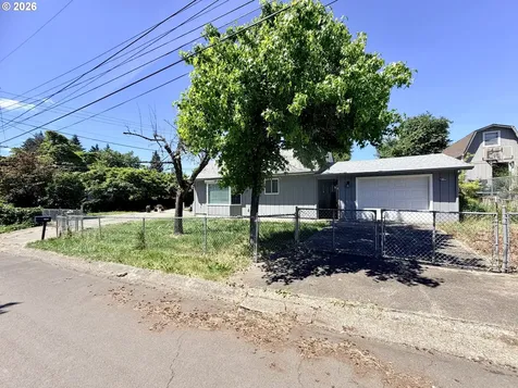 1688 NW Eden Street Roseburg OR 97470