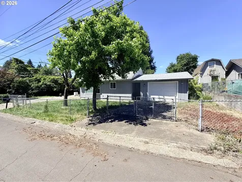 1688 NW Eden Street Roseburg OR 97470