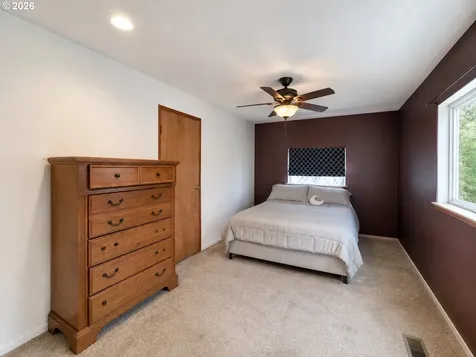 1688 NW Eden Street Roseburg OR 97470