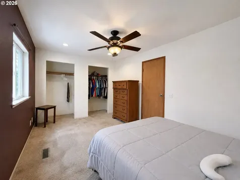 1688 NW Eden Street Roseburg OR 97470