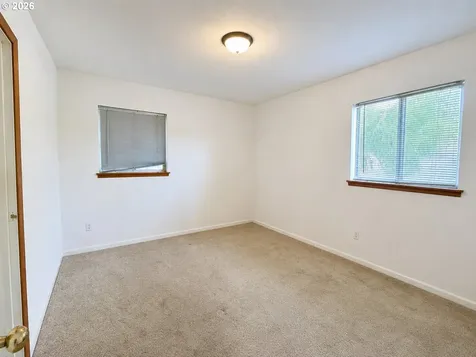 1688 NW Eden Street Roseburg OR 97470