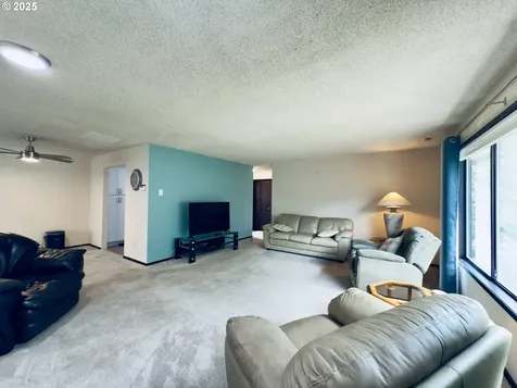 4721 Windemere Street Longview WA 98632