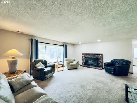 4721 Windemere Street Longview WA 98632