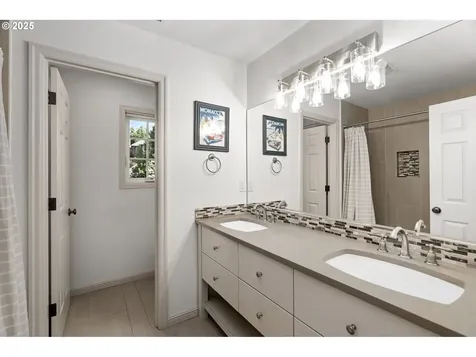 2012 NW 127th Place Portland OR 97229