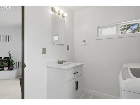 7503 SE Martins Street Portland OR 97206