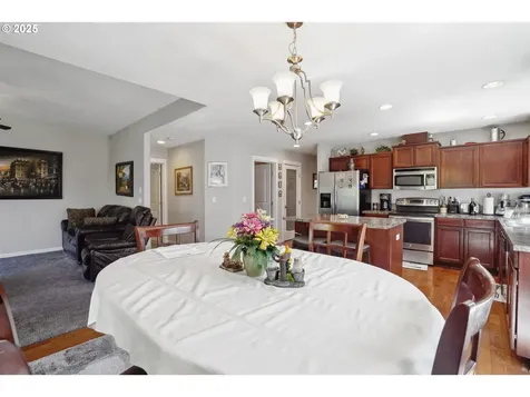 114 10th Street Jefferson OR 97352