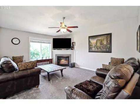 114 10th Street Jefferson OR 97352