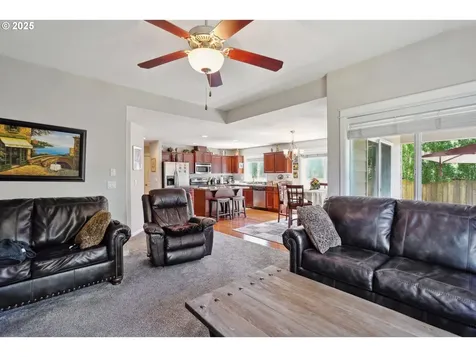 114 10th Street Jefferson OR 97352