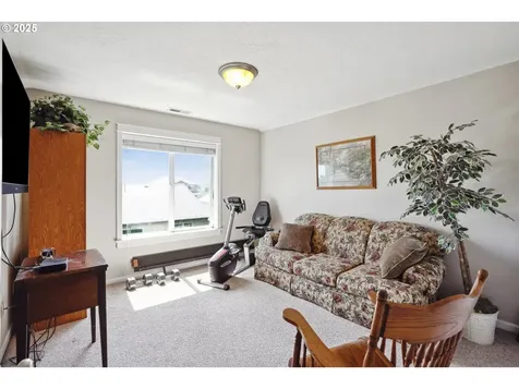 114 10th Street Jefferson OR 97352