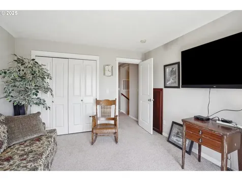114 10th Street Jefferson OR 97352