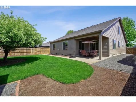 114 10th Street Jefferson OR 97352