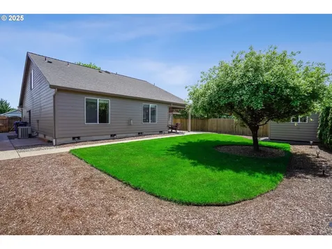 114 10th Street Jefferson OR 97352