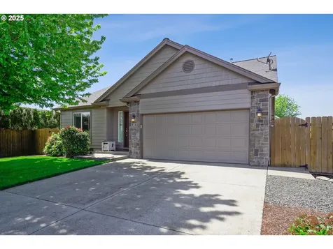 114 10th Street Jefferson OR 97352
