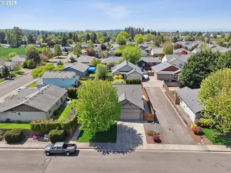 114 10th Street Jefferson OR 97352