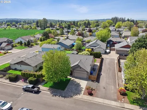 114 10th Street Jefferson OR 97352