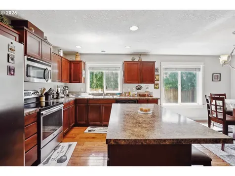 114 10th Street Jefferson OR 97352